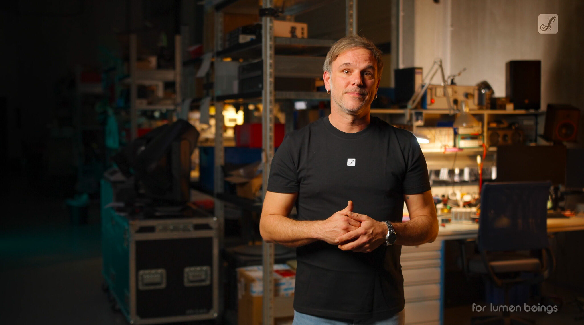 Professionelles Werbe- & Produktvideo von 4kFactory: Keynote-Dreh mit einem Speaker der Adam Hall Group zur Cameo ZENIT W600 G2 Produktpräsentation.