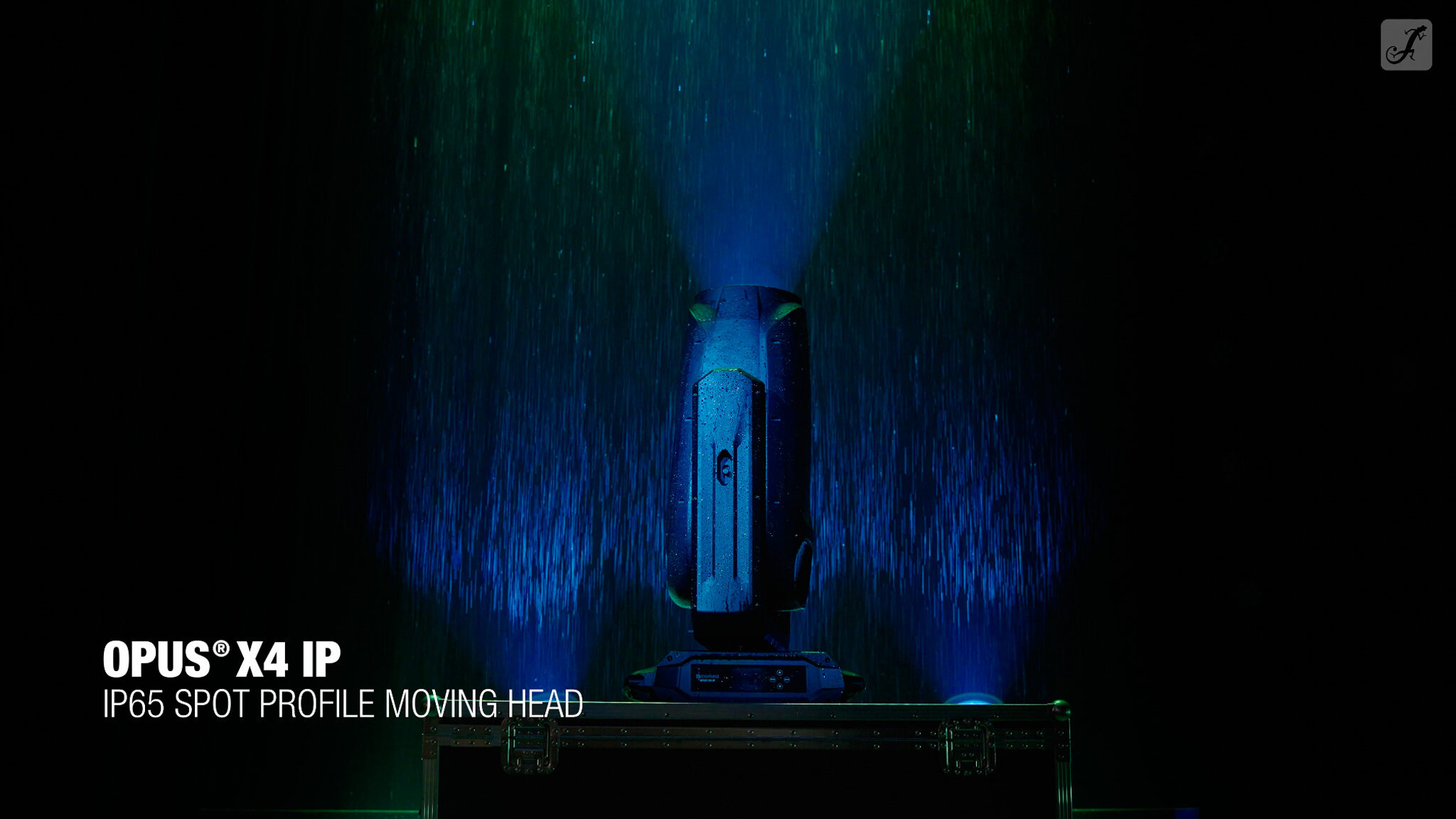 Neue Cameo OPUS X4 IP steht unter regen. Das Bild ist Dunkel und nur dezent Blau.