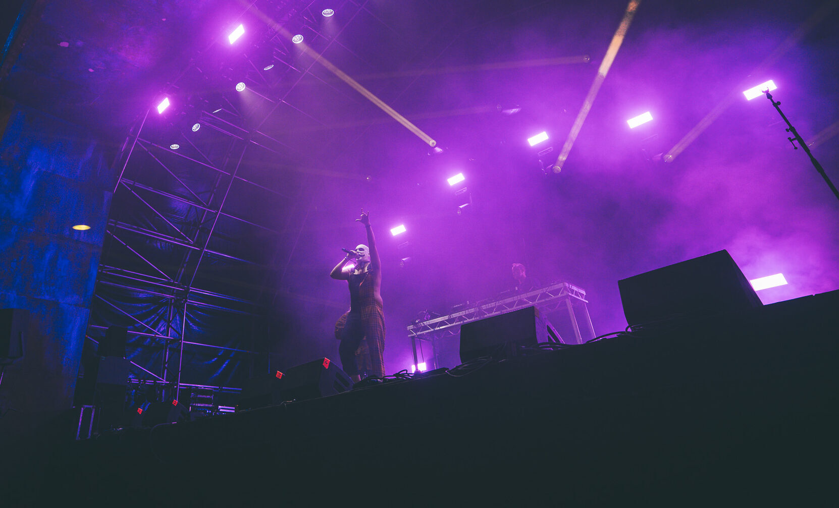 ternationale Event-Produktion von 4kFactory: Die Cameo ZENIT W600 im harten Live-Einsatz auf der Boomtown Mainstage in England.